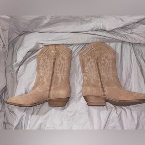 Crown Vintage Stava cowboy boots tan macchiato cow suede size 8 1/2 medium